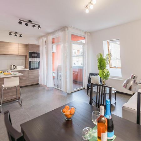 Miami Vice Apartment With Balcony Budapest Extérieur photo