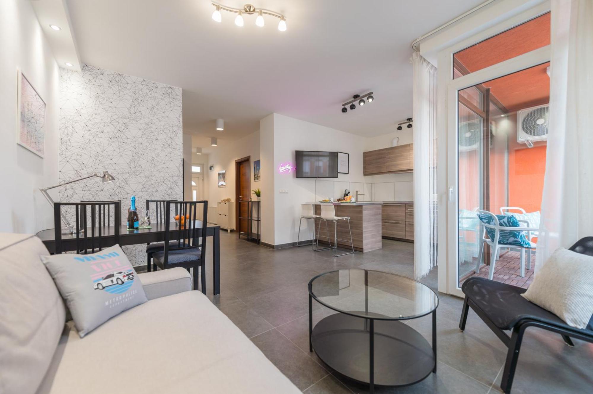 Miami Vice Apartment With Balcony Budapest Extérieur photo