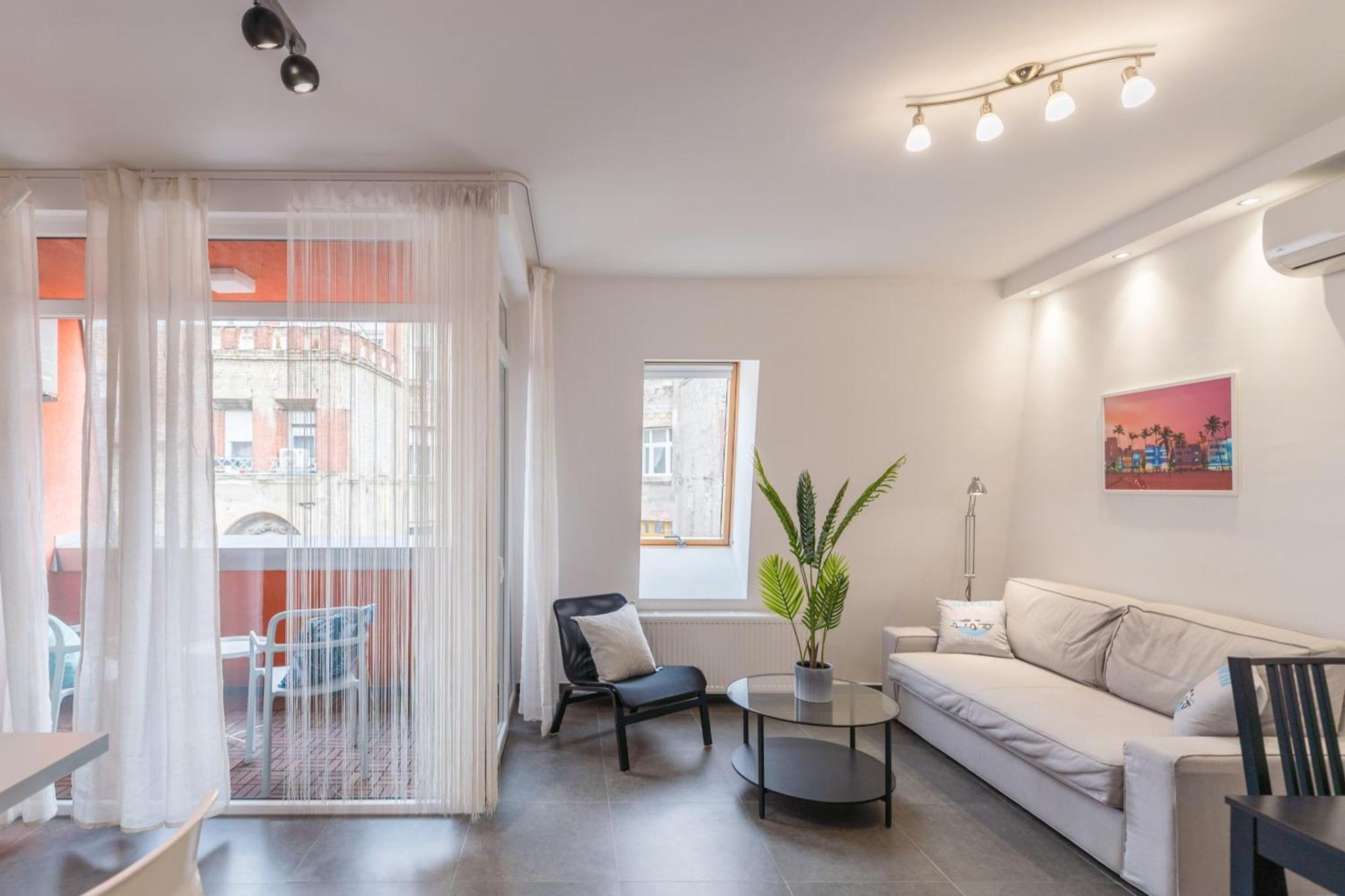 Miami Vice Apartment With Balcony Budapest Extérieur photo