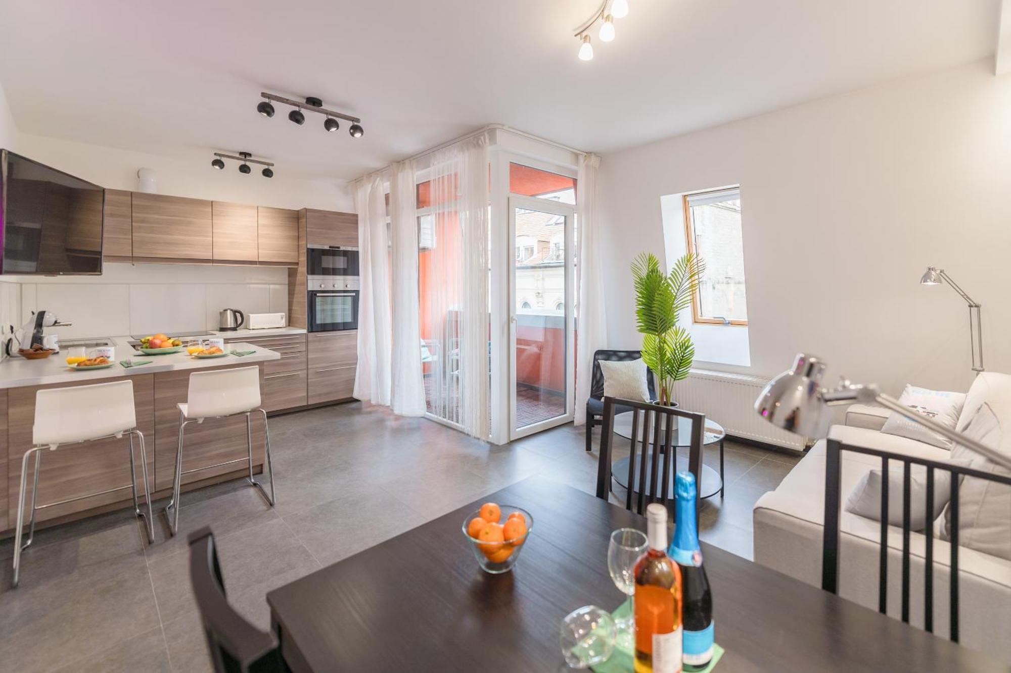 Miami Vice Apartment With Balcony Budapest Extérieur photo