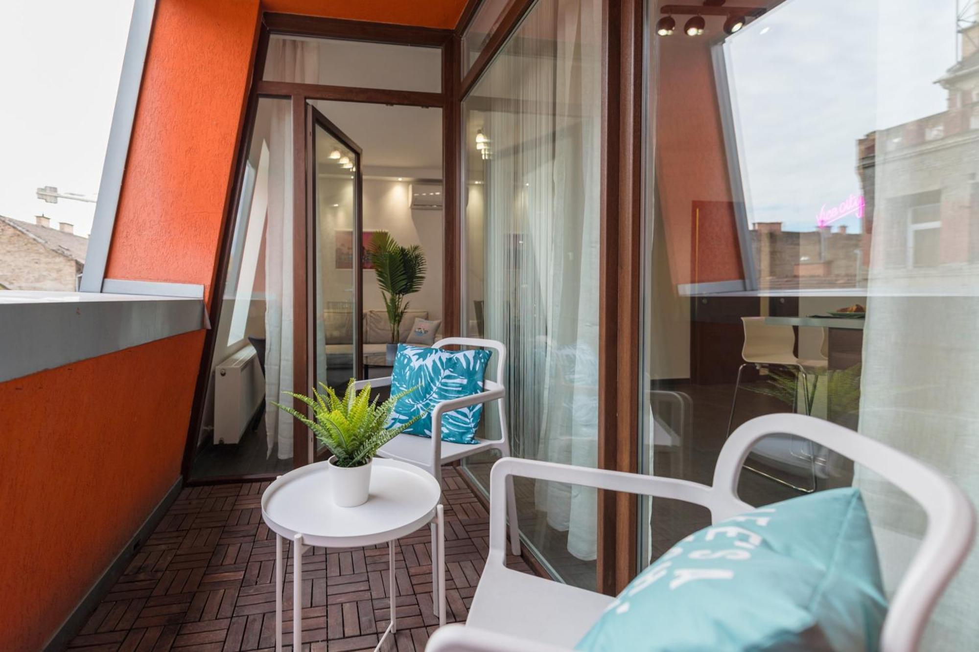 Miami Vice Apartment With Balcony Budapest Extérieur photo