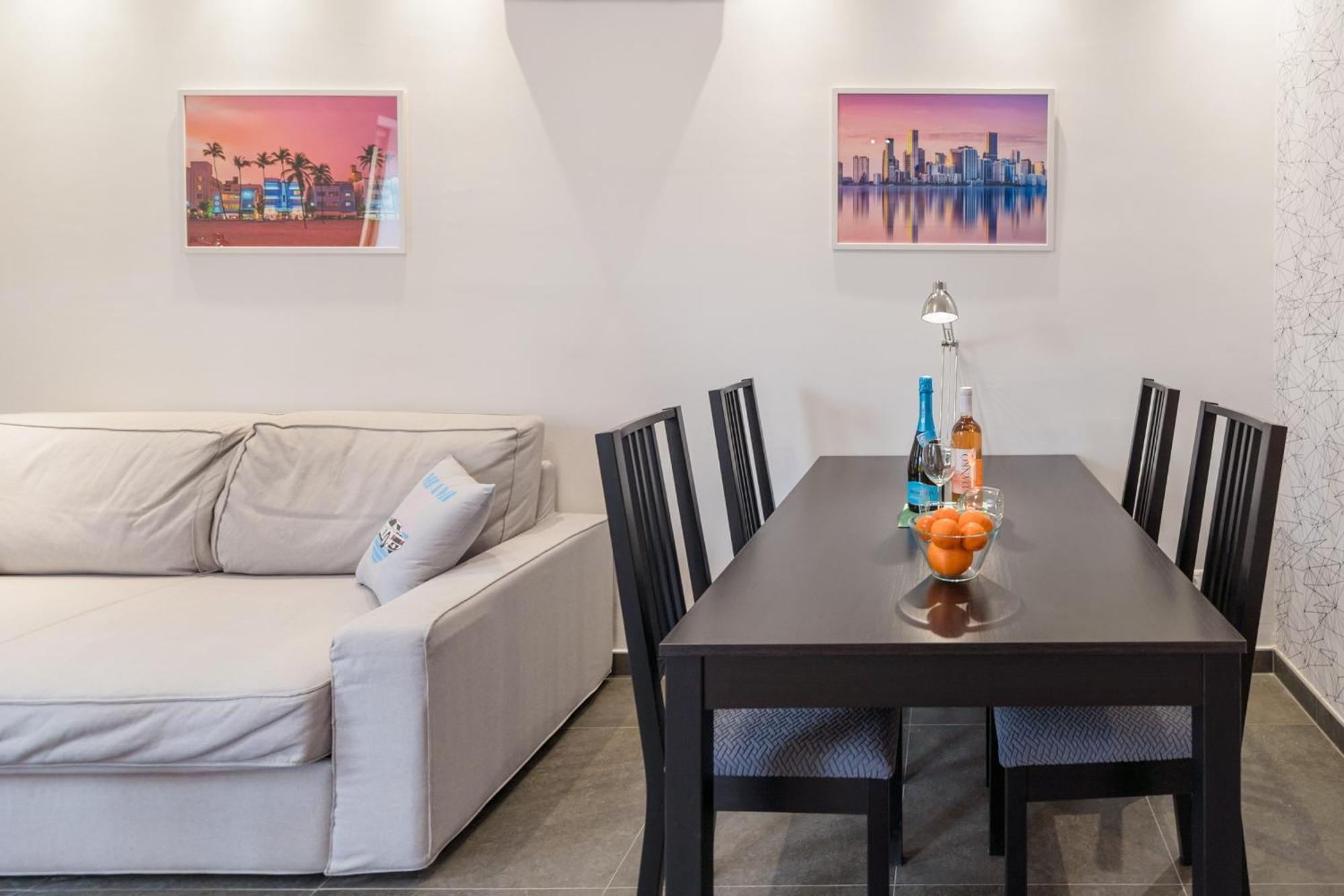Miami Vice Apartment With Balcony Budapest Extérieur photo